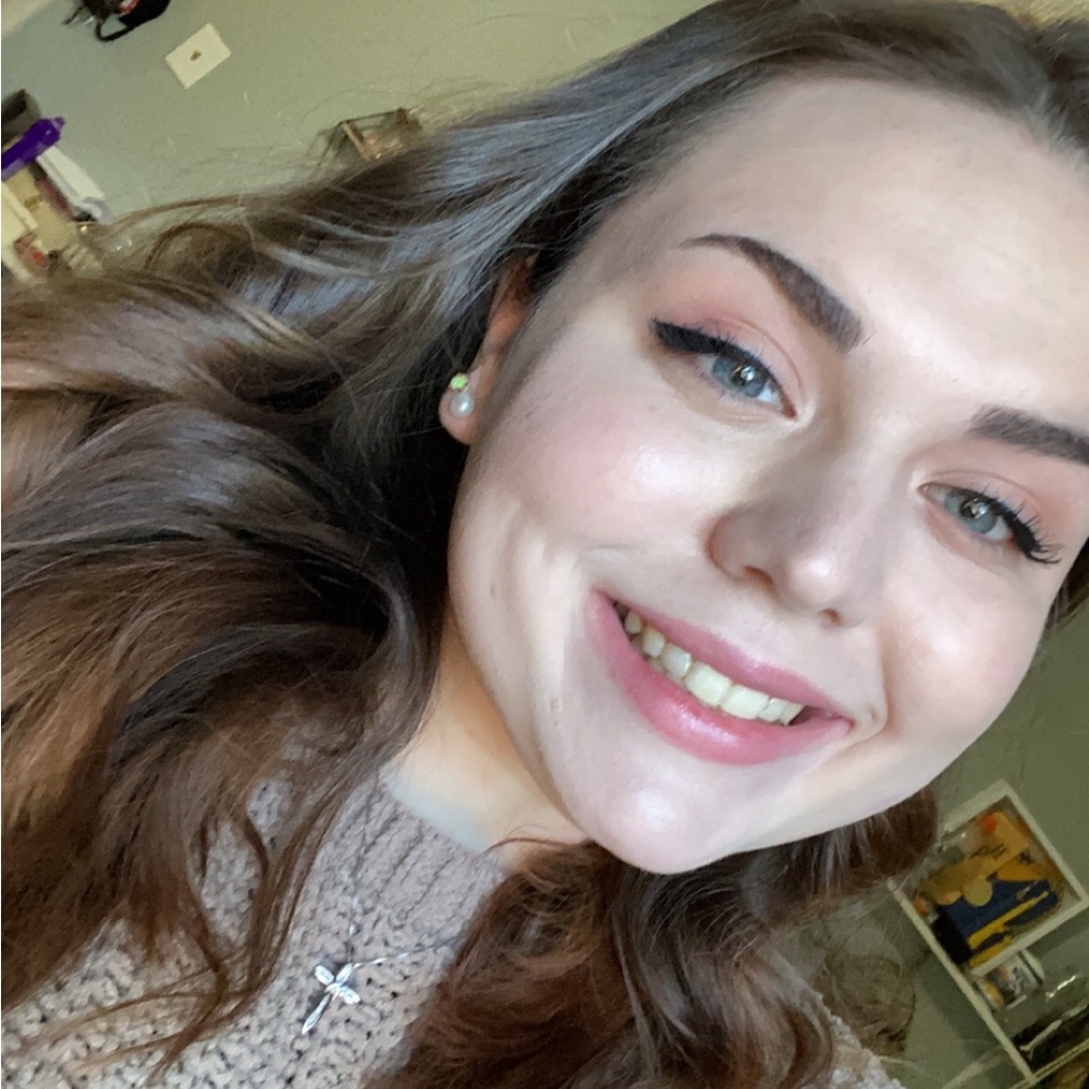 Meet your Posher, Brooke